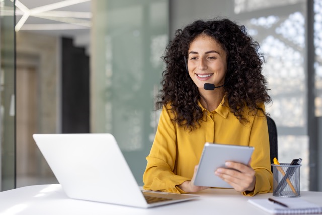 UCaaS vs CCaaS comparison diagram showing unified communications and contact center as a service platform differences routing quality management and omnichannel capabilities