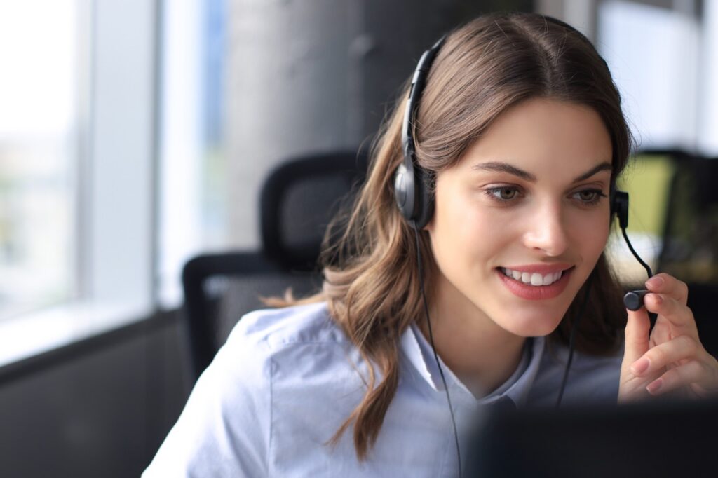 Remote contact center agent receiving a real-time guidance prompt on their computer screen during a call